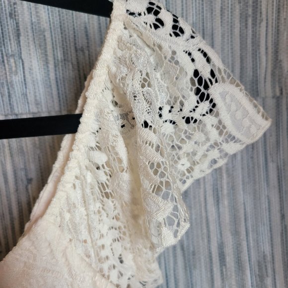 NWT RNB Rich and Beautiful Lace Crochet Short Sleeve V Neck Midi Dress Size XS - Picture 3 of 10